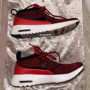 NIKE SIZE 7 AIR MAX THEA ULTRA FLYKNIT WOMENS US 7